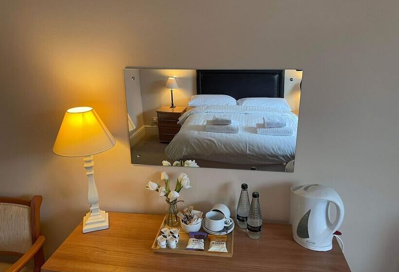 فندق The Poachers Country