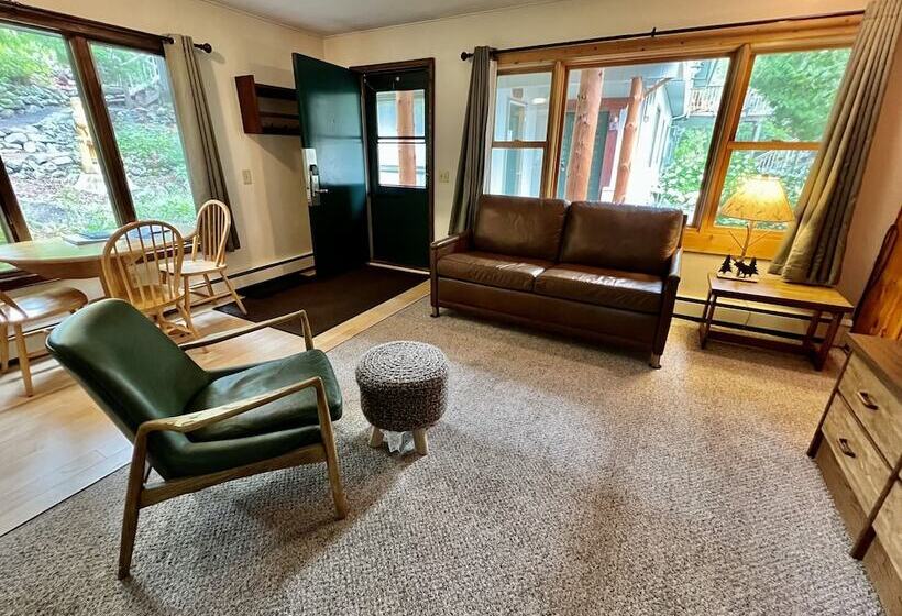 فندق Thomsonite Beach Inn