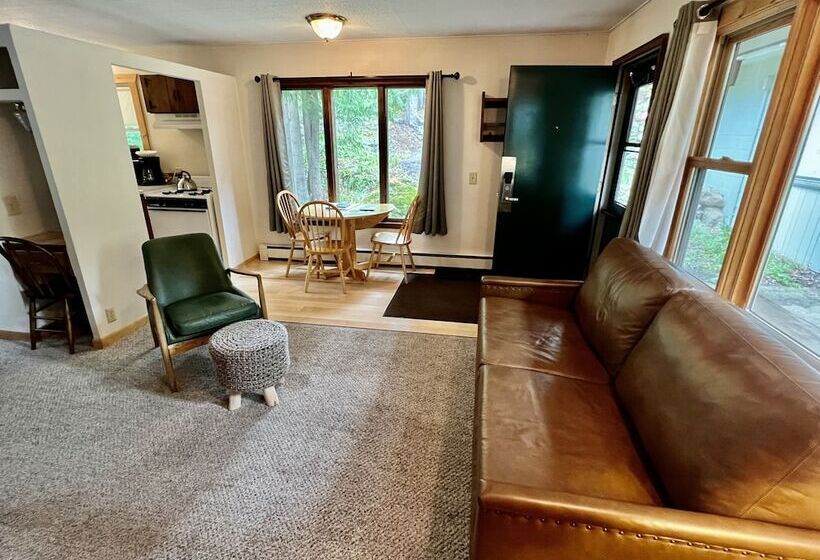 فندق Thomsonite Beach Inn