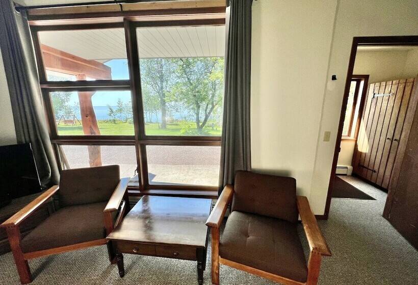 فندق Thomsonite Beach Inn