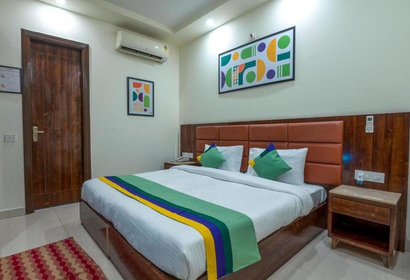 בית מלון כפרי Treebo Sunny Feast