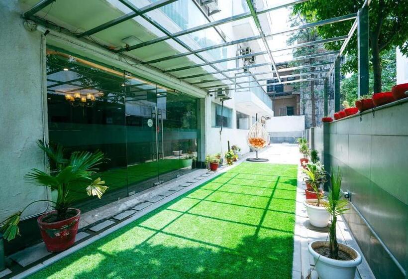 בית מלון כפרי Treebo Sunny Feast