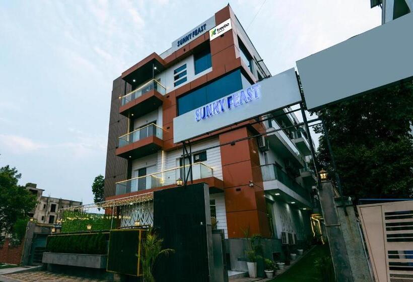 בית מלון כפרי Treebo Sunny Feast