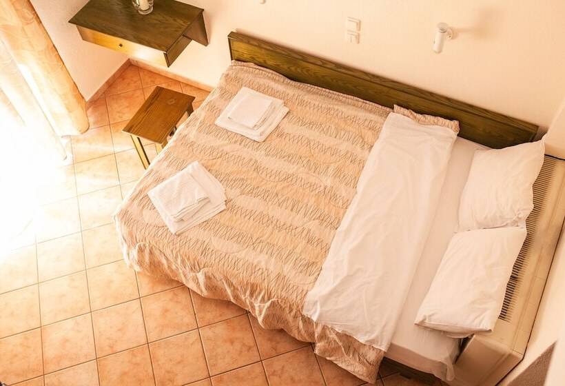 בית מלון כפרי Villa Cariatis