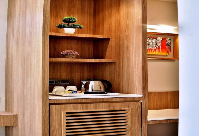 ホテル Vits Devbhumi