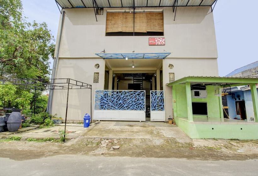 فندق Zeevanna Guest House Syariah By Oyo