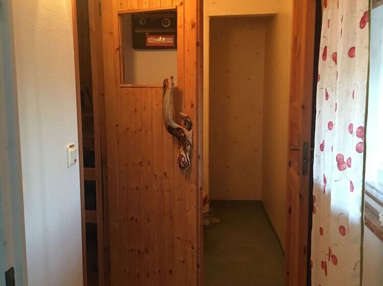 Körsbärsgården Bed & Breakfast