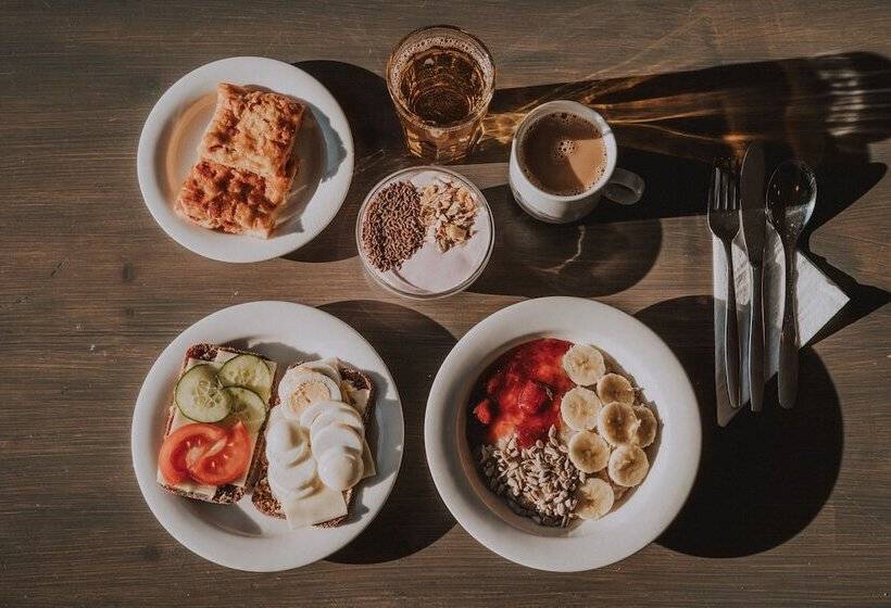 Kuerkievari Kuerhostel