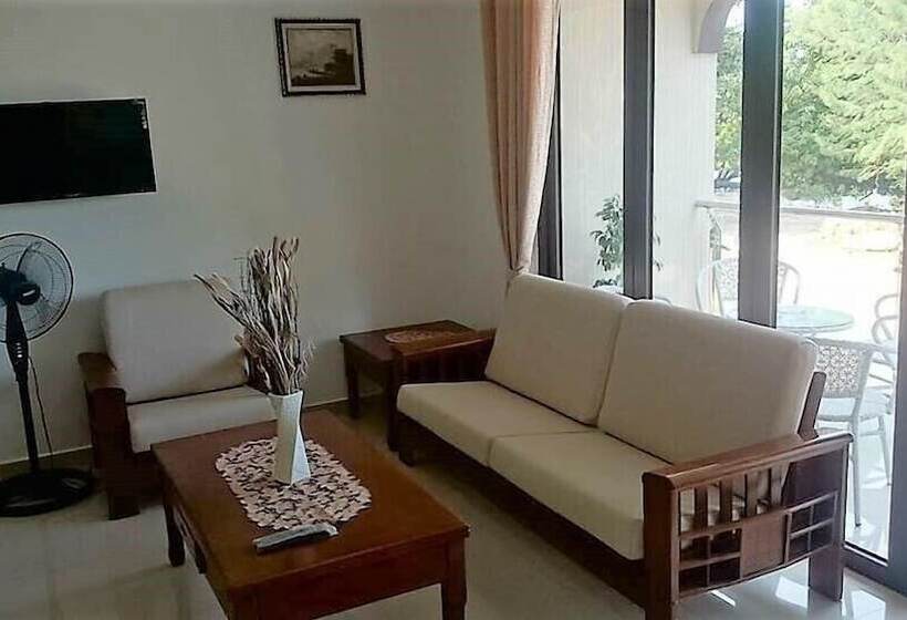 Lone Self Catering Apartment