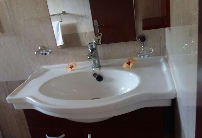 Lone Self Catering Apartment