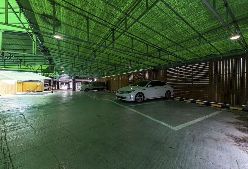 모텔 Jinju Hotel Beach