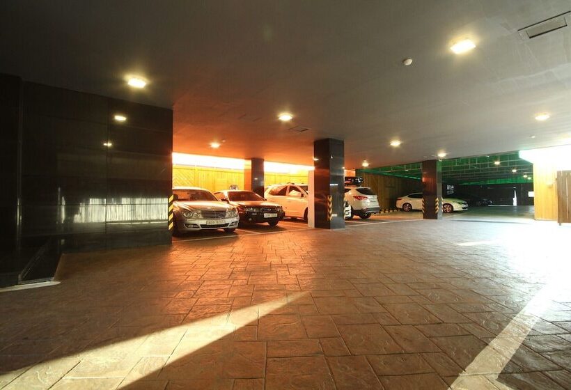 모텔 Jinju Hotel Beach