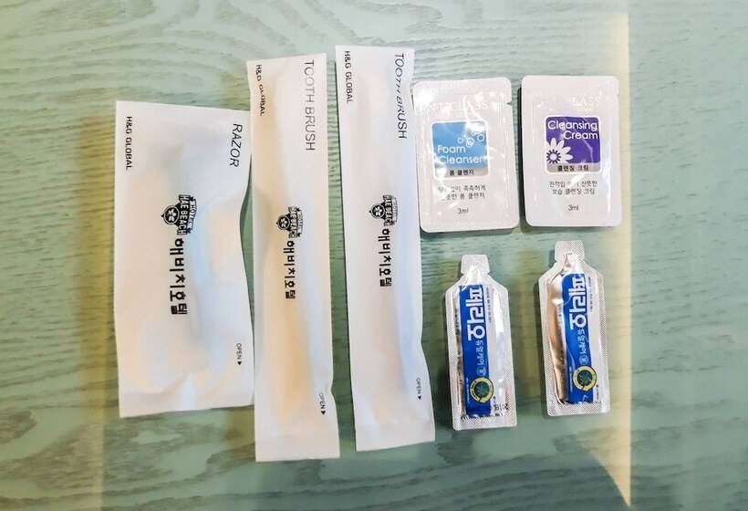 모텔 Jinju Hotel Beach