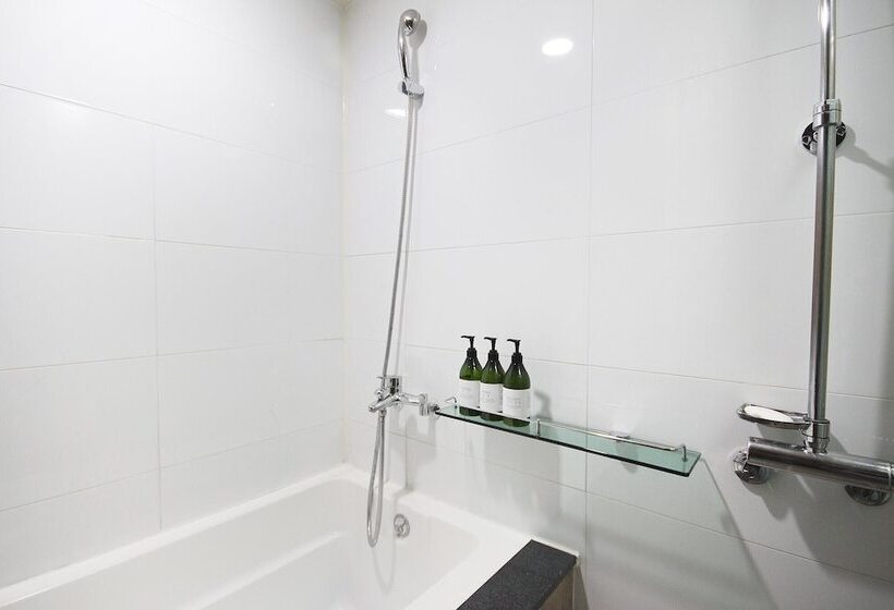 모텔 Jinju Hotel Beach