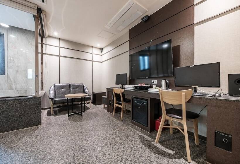 فندق على الطريق Ulsan Ilsan Hotel Mvg