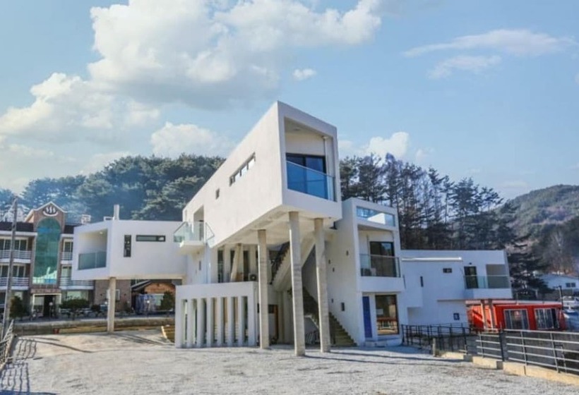 Muju Dada Pension [built In 2016]