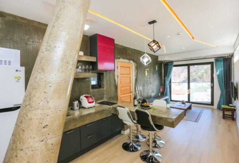 Muju Dada Pension [built In 2016]