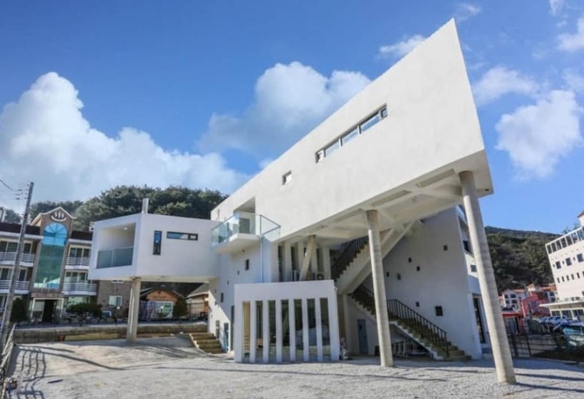 Muju Dada Pension [built In 2016]