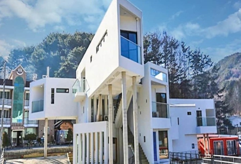 Muju Dada Pension [built In 2016]