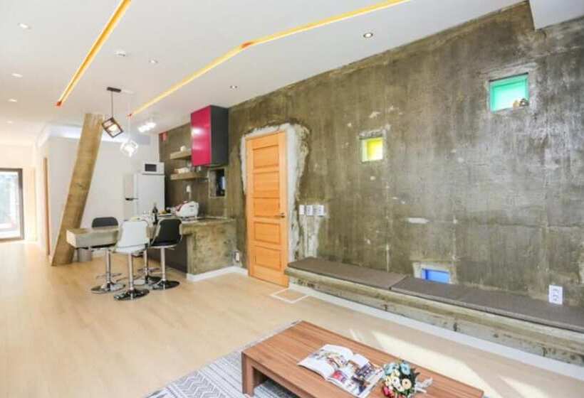 Muju Dada Pension [built In 2016]