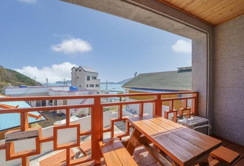 Geojedo New Happiness Pension