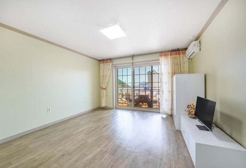 Geojedo New Happiness Pension