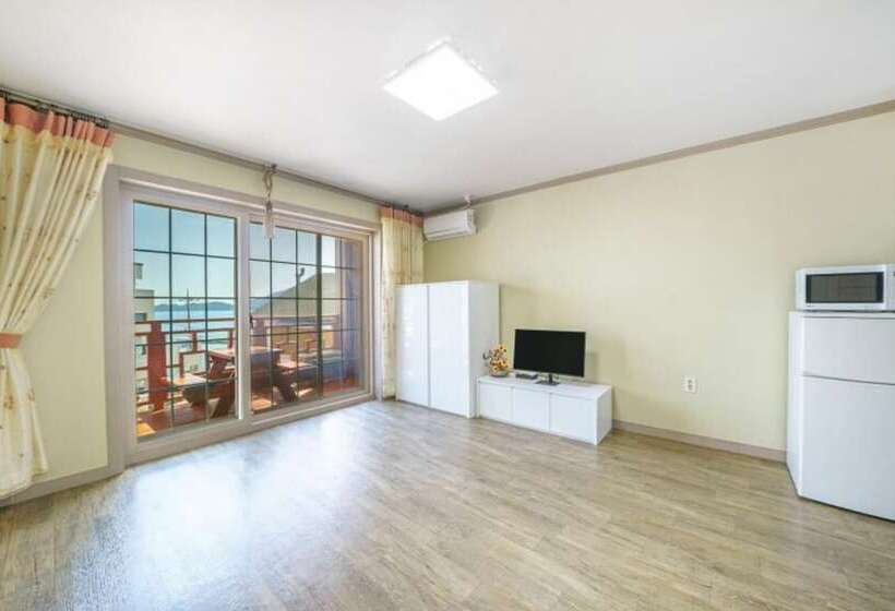 Geojedo New Happiness Pension