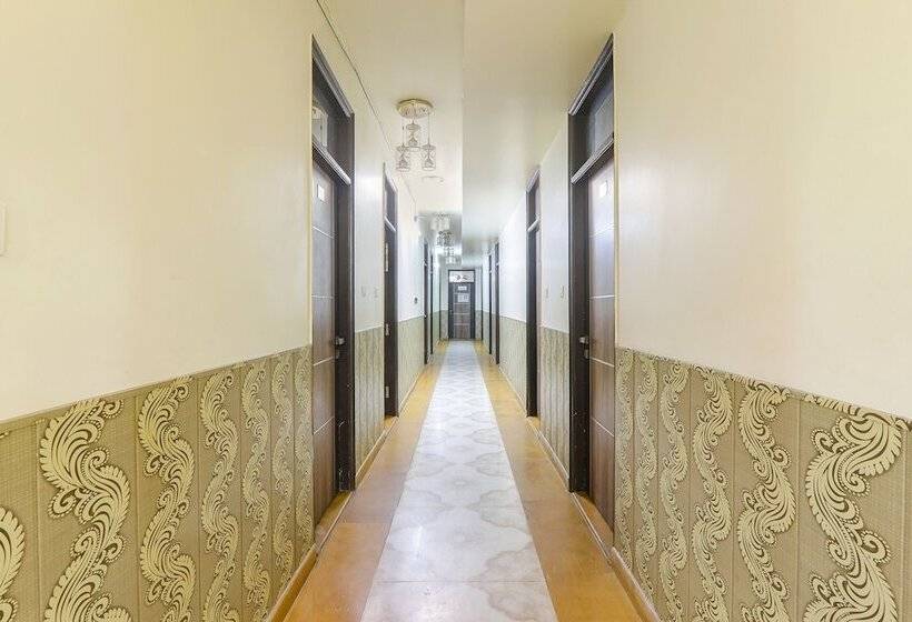 Fabhotel Shree Pushpraj