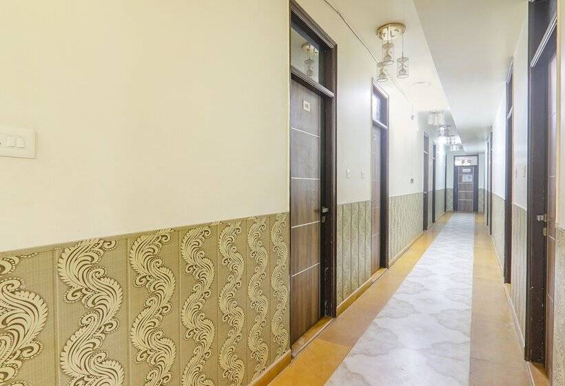 Fabhotel Shree Pushpraj