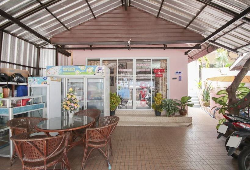 פנסיון Apinya's Place Karon By Oyo Rooms