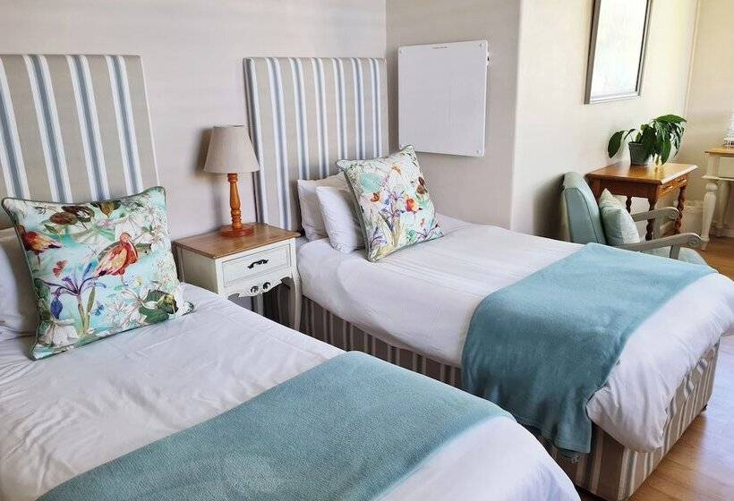 بنسيون Cherry Berry Lodge