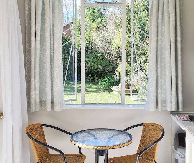 بنسيون Cherry Berry Lodge