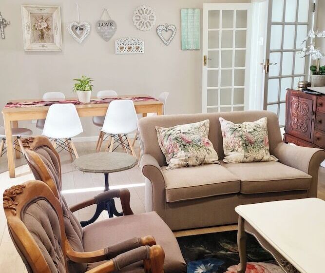 بنسيون Cherry Berry Lodge