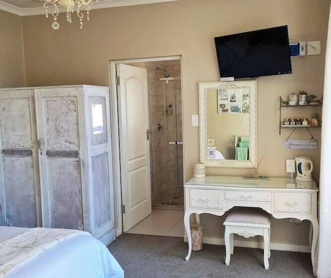 بنسيون Cherry Berry Lodge