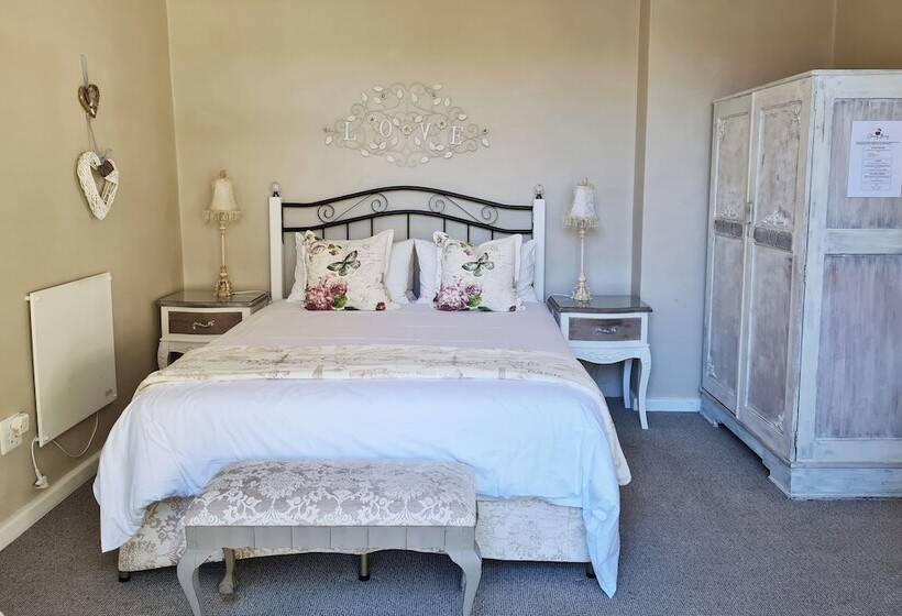 بنسيون Cherry Berry Lodge