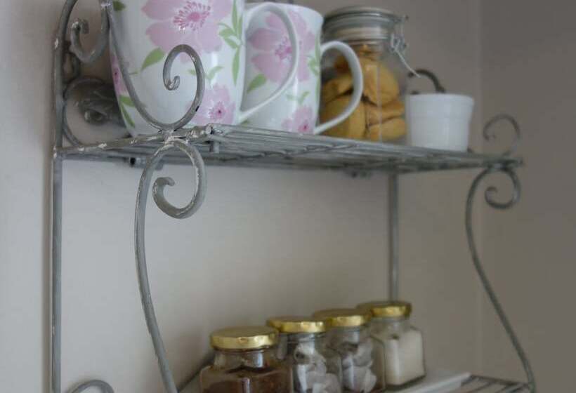 بنسيون Cherry Berry Lodge