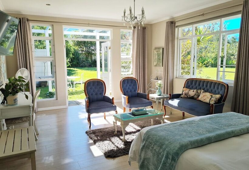 بنسيون Cherry Berry Lodge