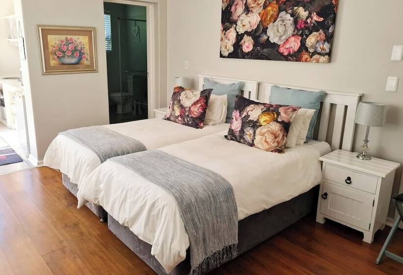 بنسيون Cherry Berry Lodge