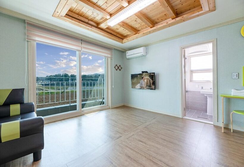 Gyeongju Gamposole Pension