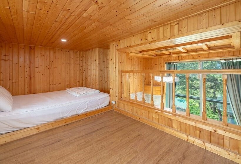 Gyeongju Gamposole Pension