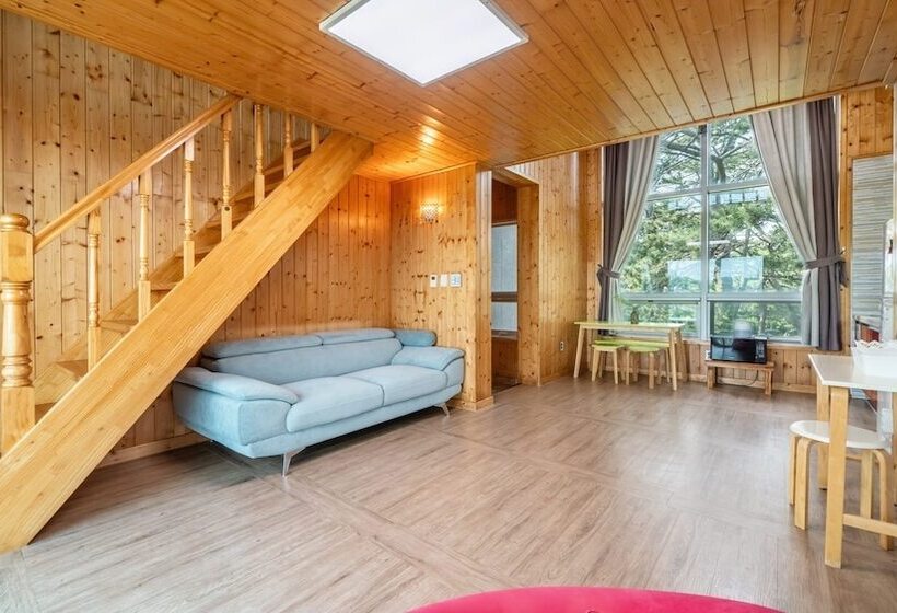 Gyeongju Gamposole Pension