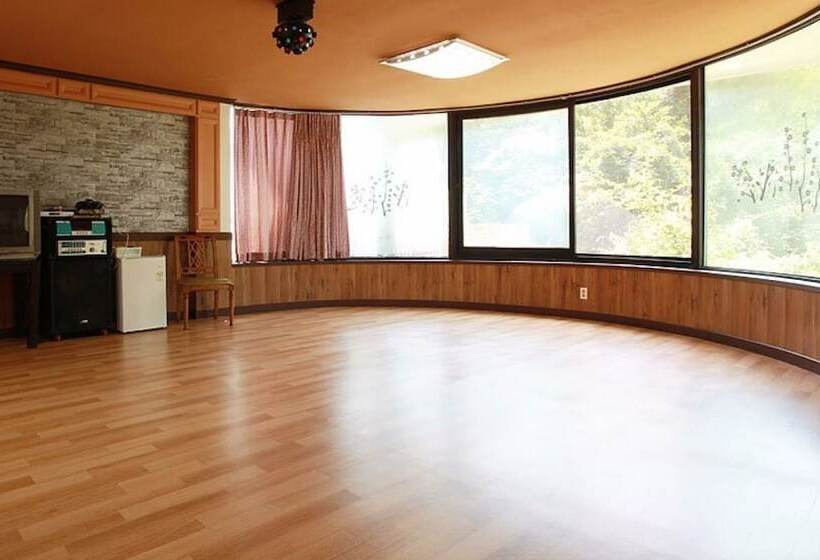 Gapyeong Valley In The Forest Pension