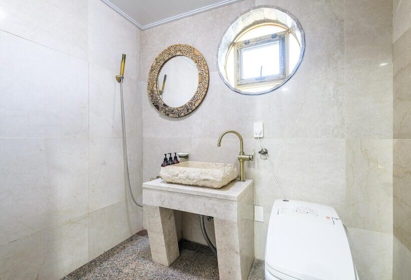 Jeju Padosoriminbak Pension