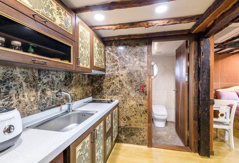 Jeju Padosoriminbak Pension