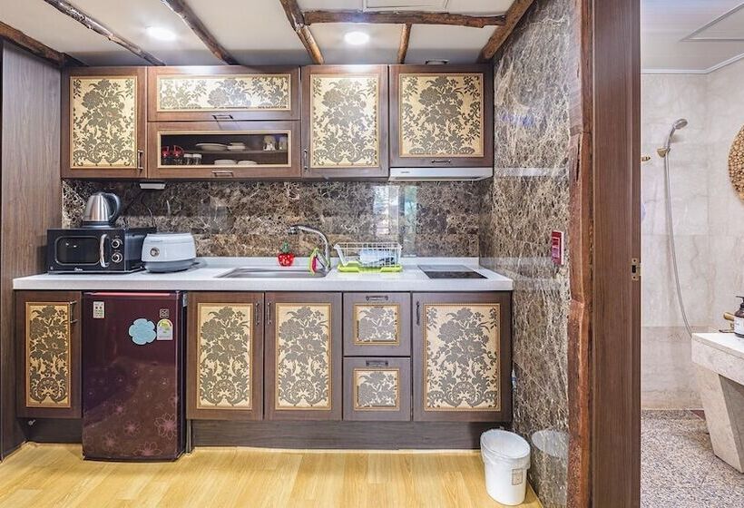 Jeju Padosoriminbak Pension