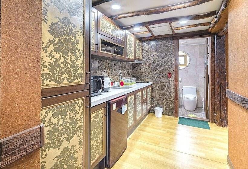 Jeju Padosoriminbak Pension