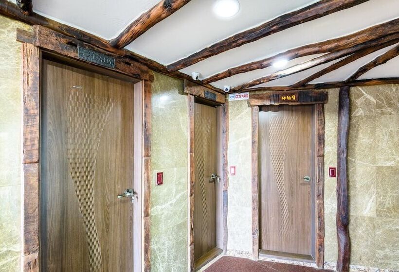 Jeju Padosoriminbak Pension