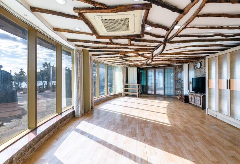 Jeju Padosoriminbak Pension