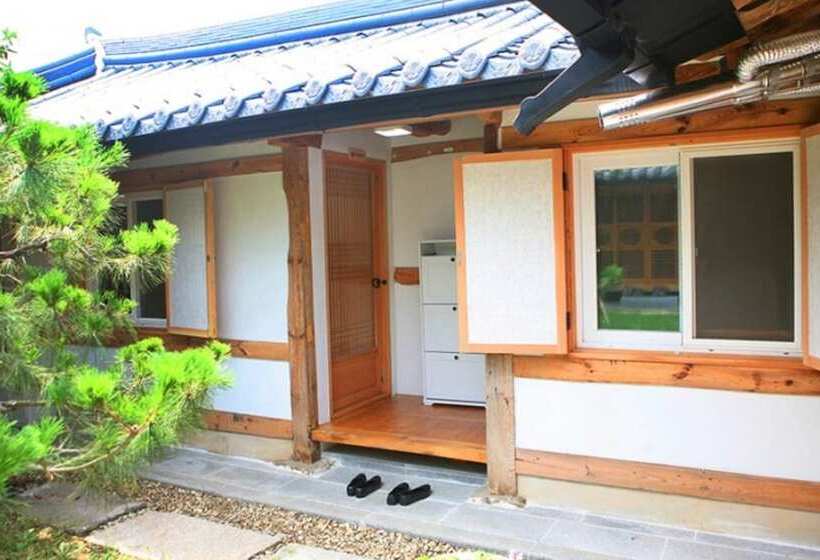 Jeonju Sarangnamoo Pension