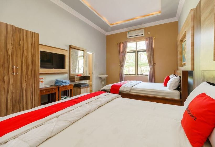 膳宿费 Reddoorz Resort Premium @ Sangkan Hurip Kuningan